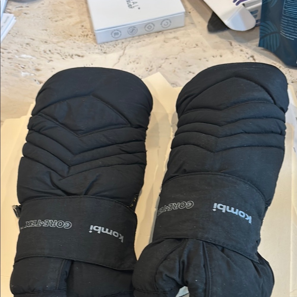 COPY - Kombi Black Gore-Tex Mittens